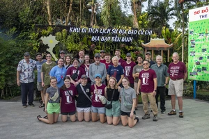 Group of students and veterans